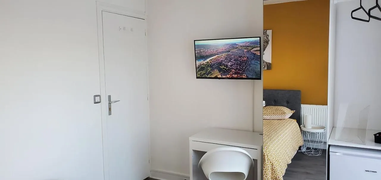 Charming Room With Shared Space Close To Paris - Chambres Confort Avec Espaces Partages Proche De Paris Vitry-sur-Seine Frühstückspension